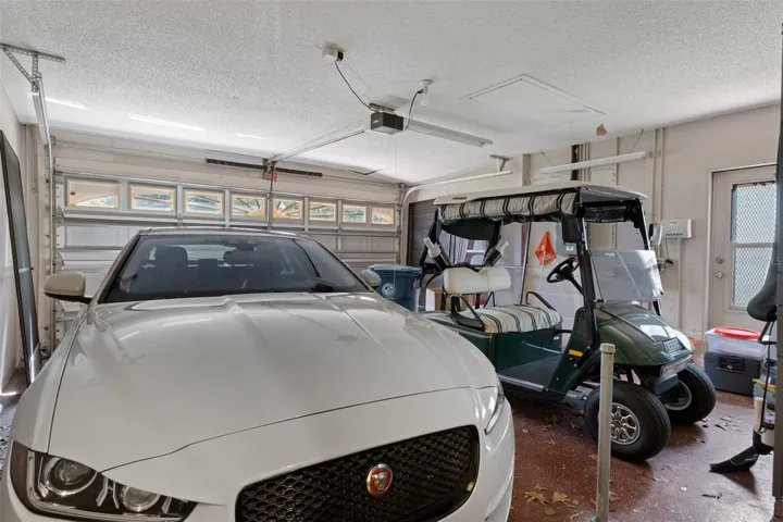 2 CAR GARAGE