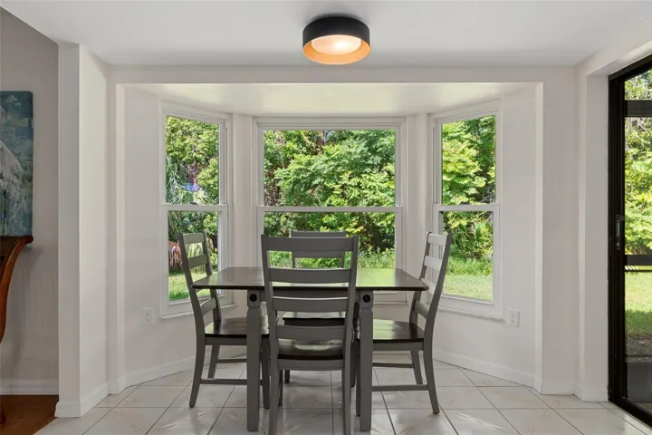 BREAKFAST NOOK