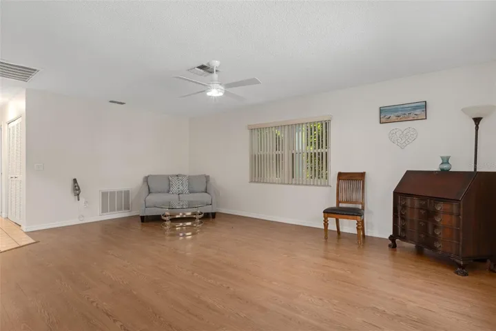LARGE DEN