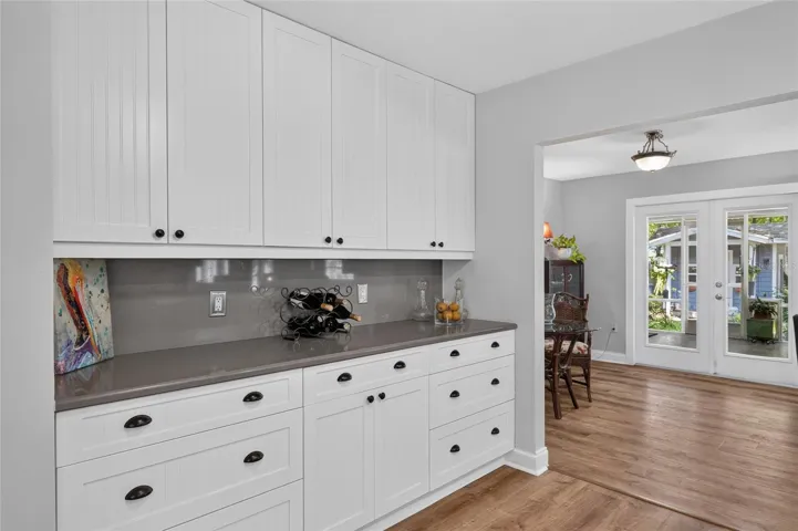 ABUNDANCE OF CABINETRY IN KITCHEN EAT-IN AREA