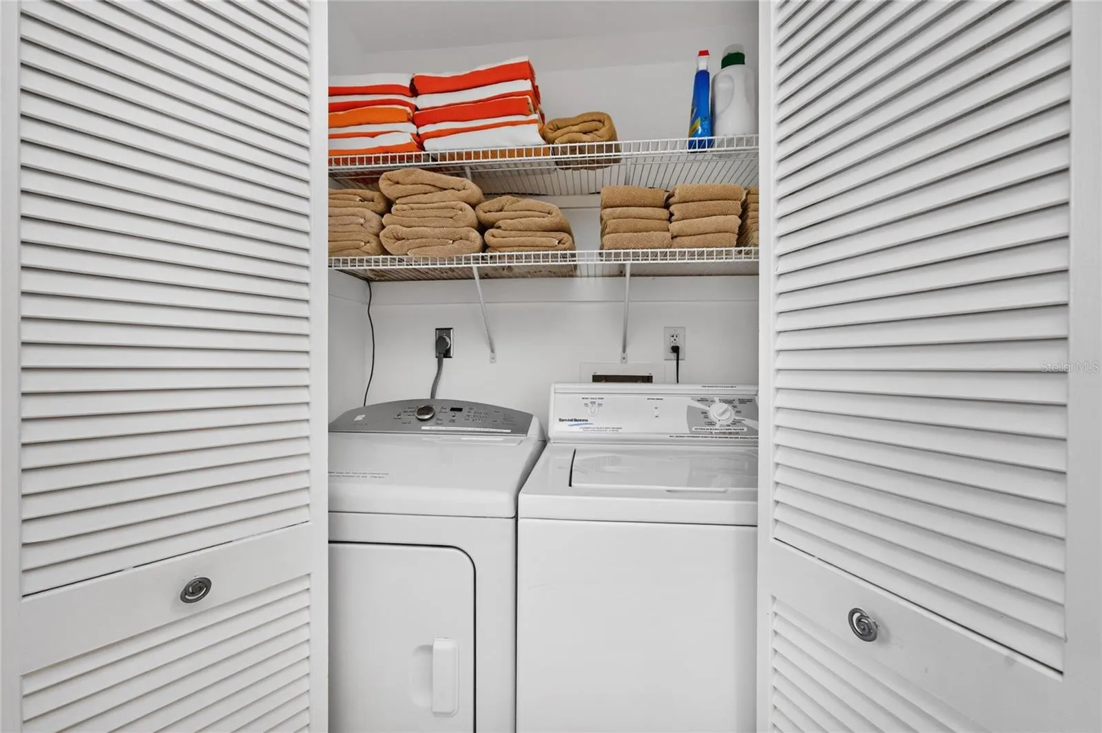 1120 Gulf Blvd - Main House - Suite 5 Laundry
