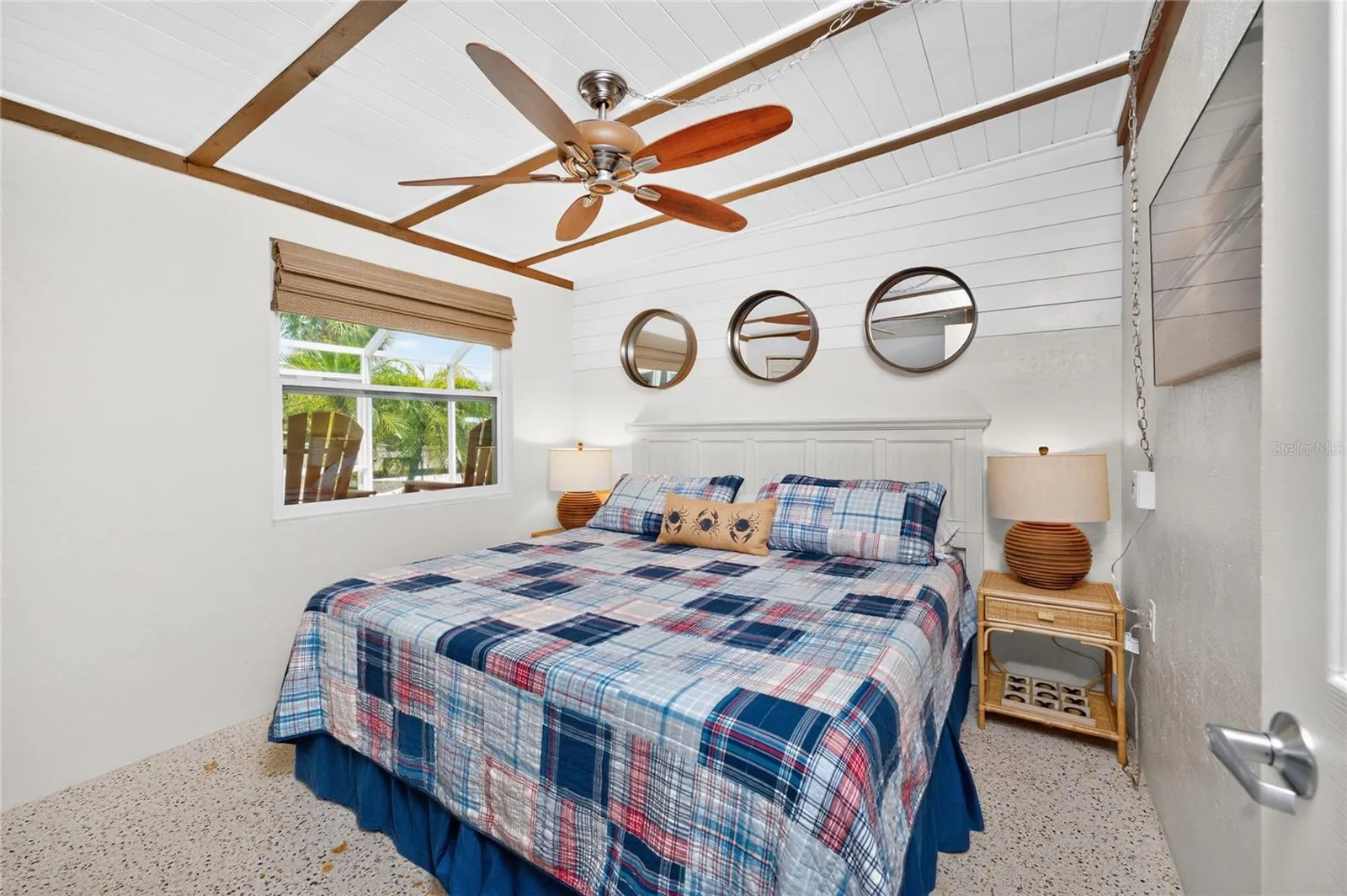 1130 Gulf Blvd - Pool House - Apt B / Suite 9 - Bedroom 1