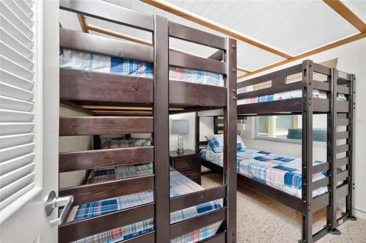 1130 Gulf Blvd - Pool House - Apt B / Suite 9 - Bedroom 2