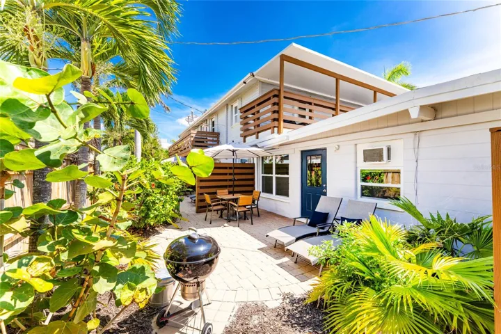 1120 Gulf Blvd - Main House - Private Patio Spaces