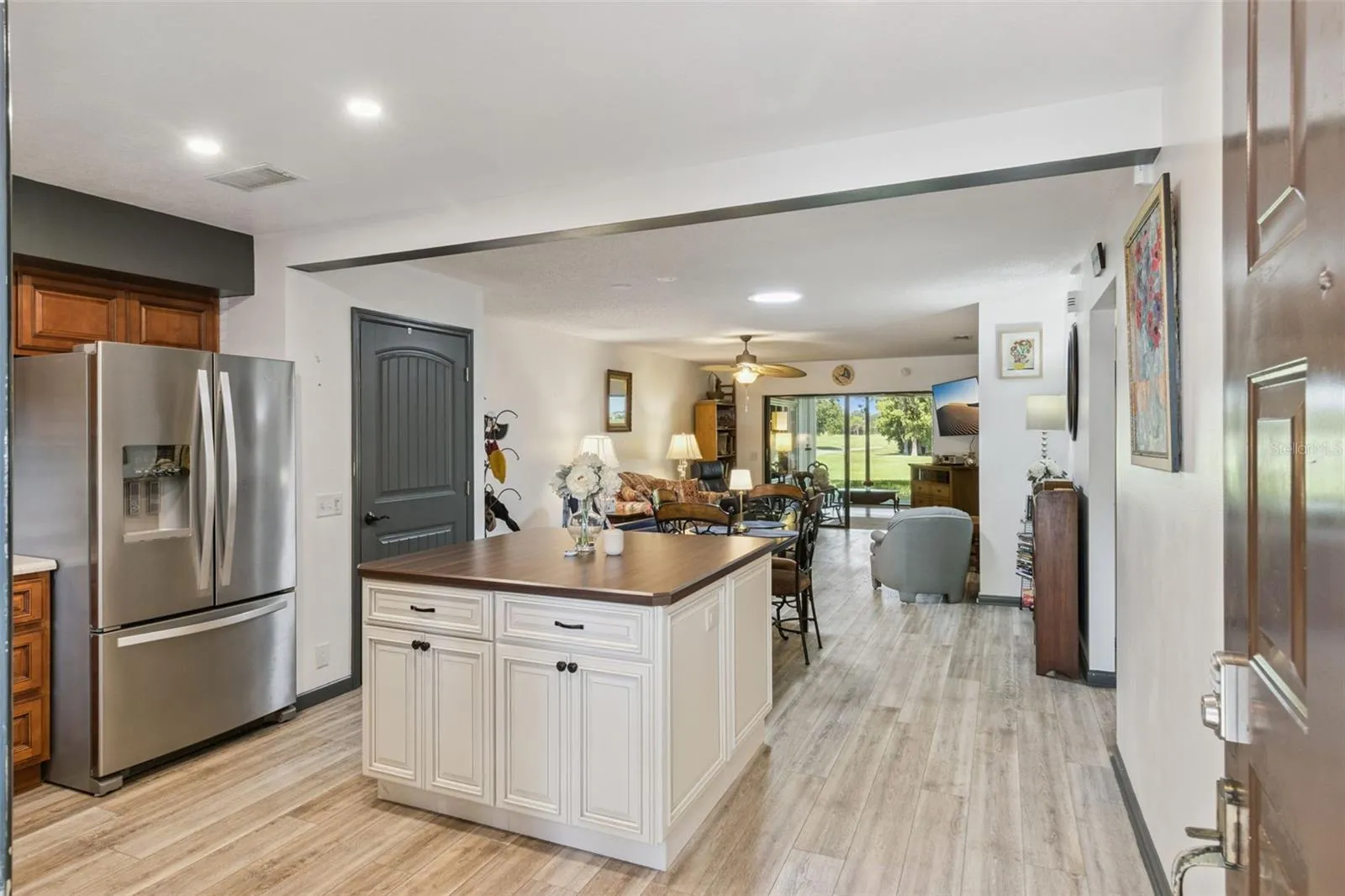 Center Island and Closet Pantry