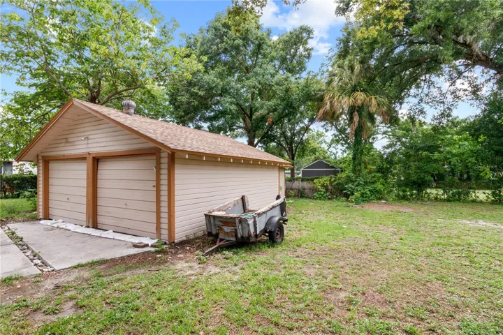 Detached 2 car garage