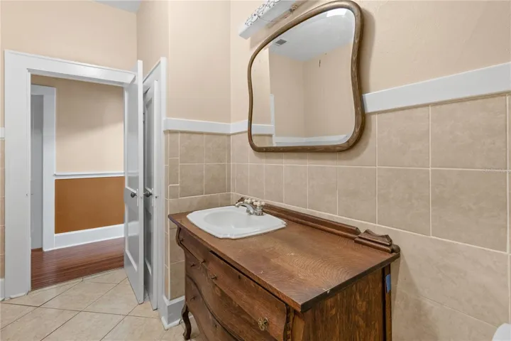 2nd Bathroom