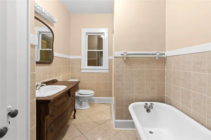2nd Bathroom