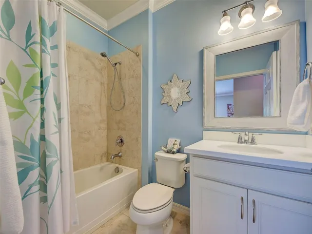 Full guest bathroom
