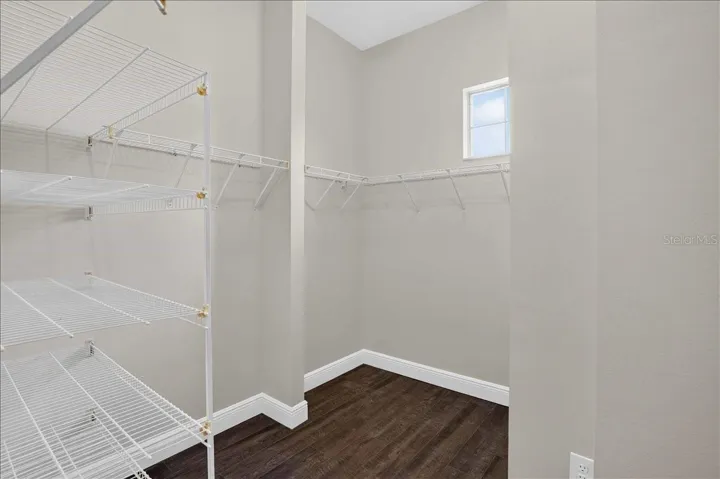 walkin closet