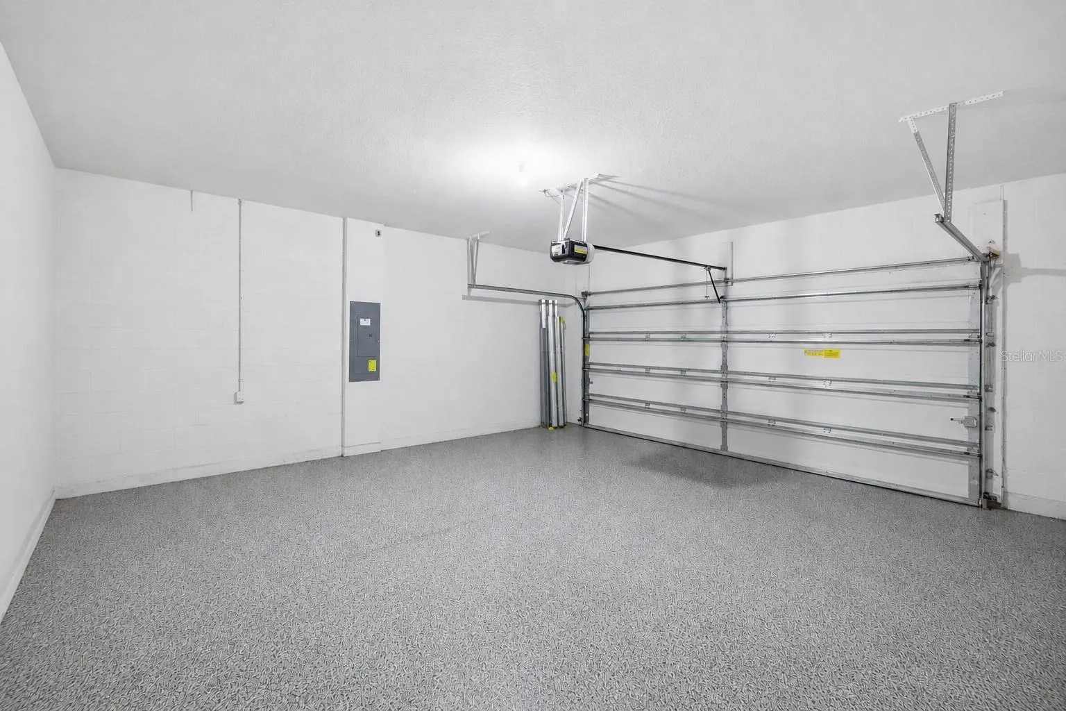 Large 2-Car Garage w/ Epoxied floor