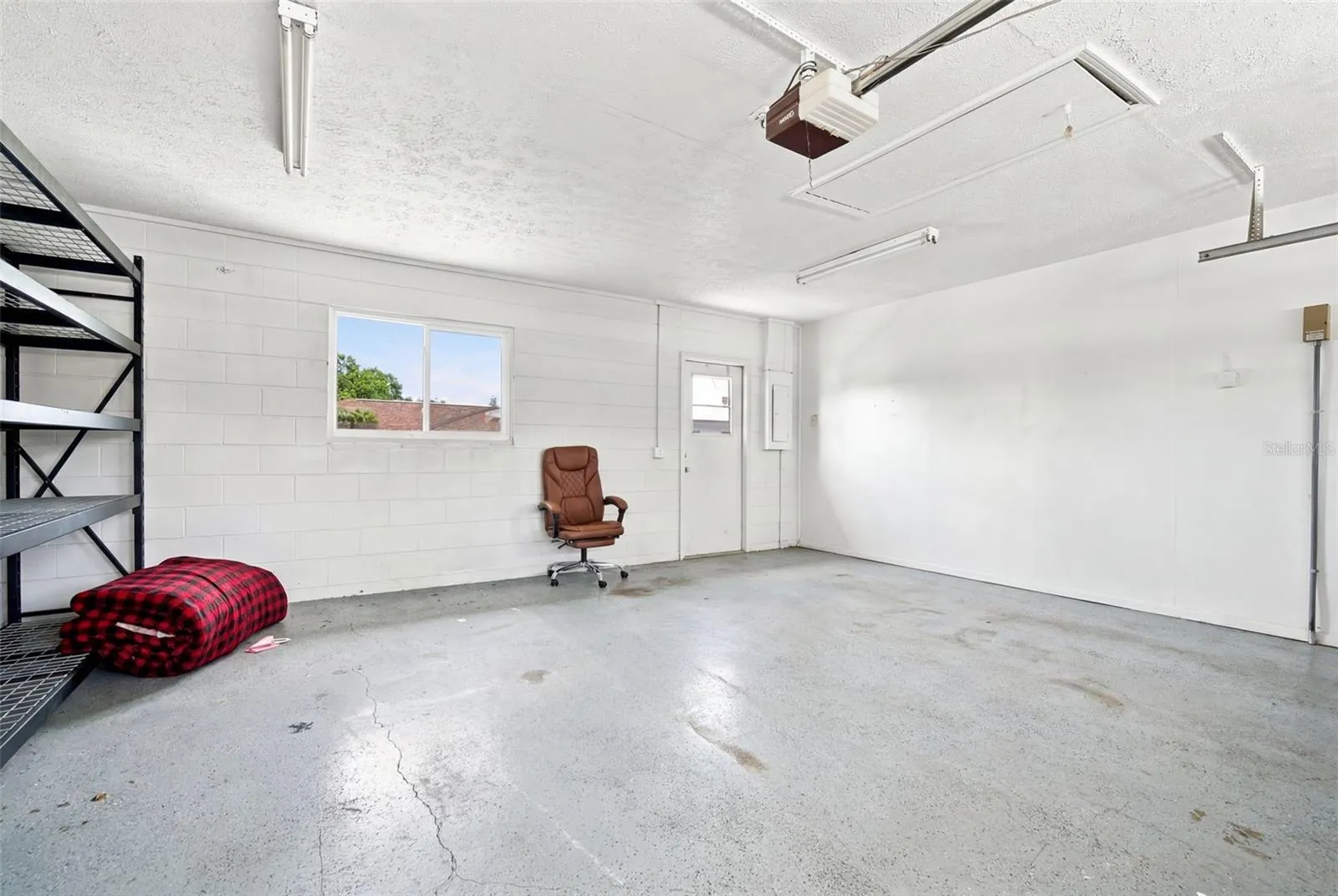 Garage-Virtually removed items