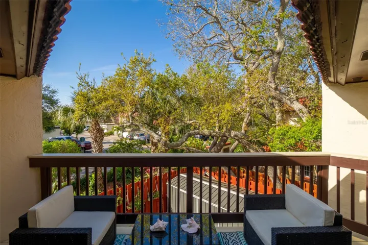 2nd Floor Balcony Patio