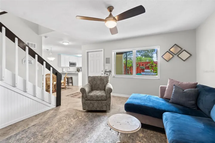 Light &amp; Bright Living Room
