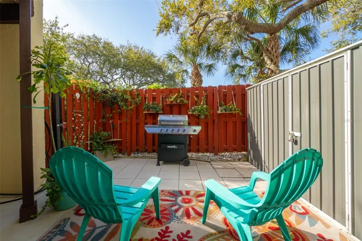Courtyard &amp; Patio