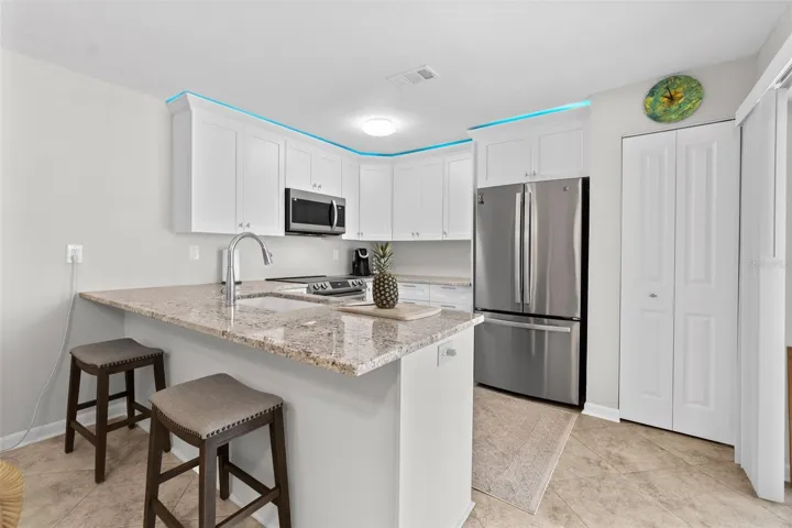 Eat-In Kitchen