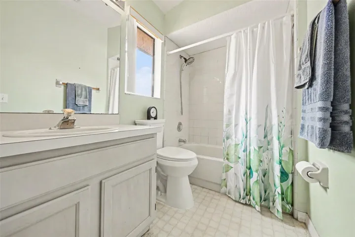 Guest Bath- original