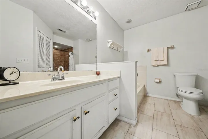 Primary bath- original