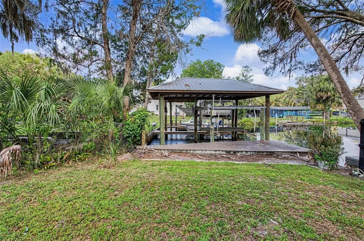 Covered Boat Lift