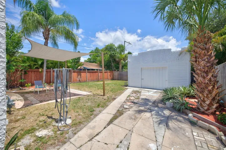 Detached Garage