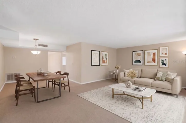 LIVING ROOM/DINING