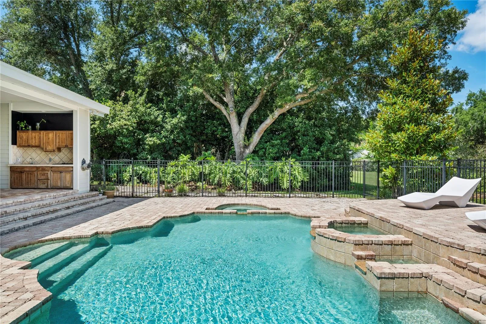 Many nice features of this unique custom pool!
