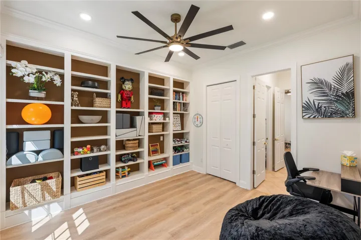 Home Office connect to a Full Bathroom & additional Bedroom