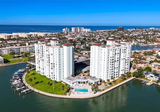 Waterfront property minutes to beaches