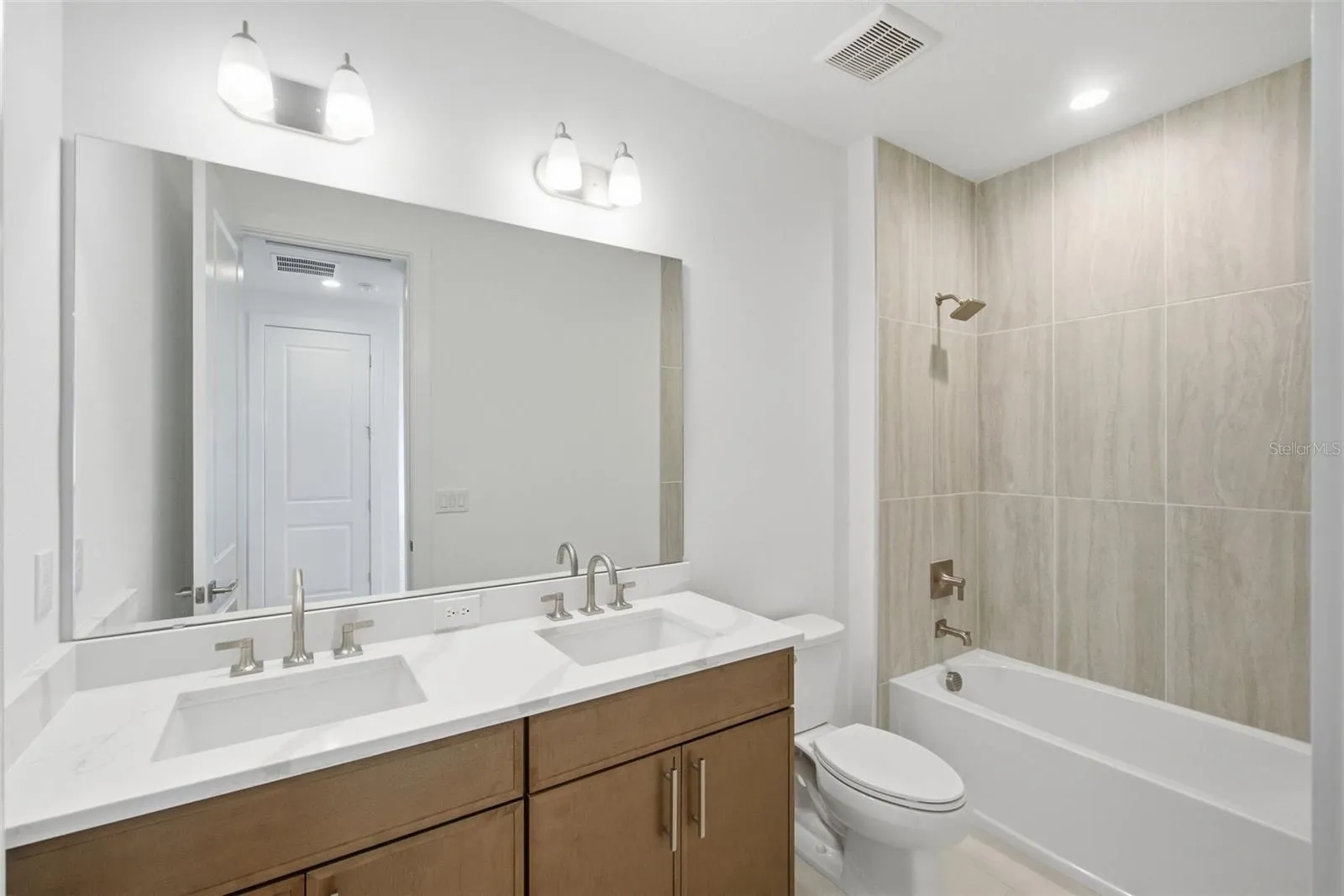 Upstairs Hall Bathroom