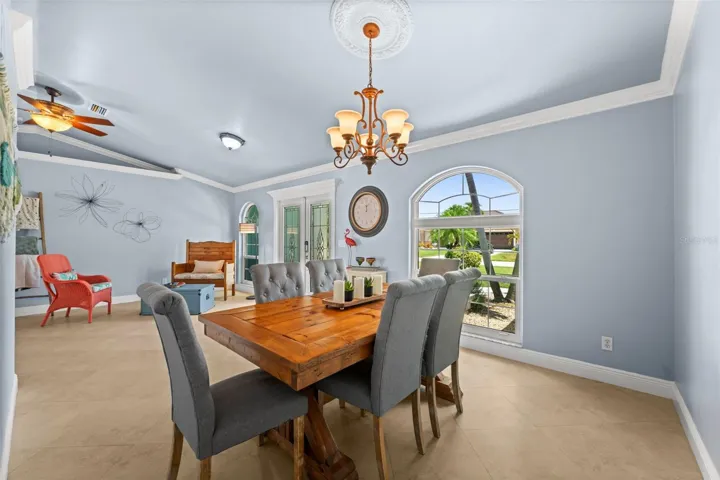 Lots of natural light in the dining room