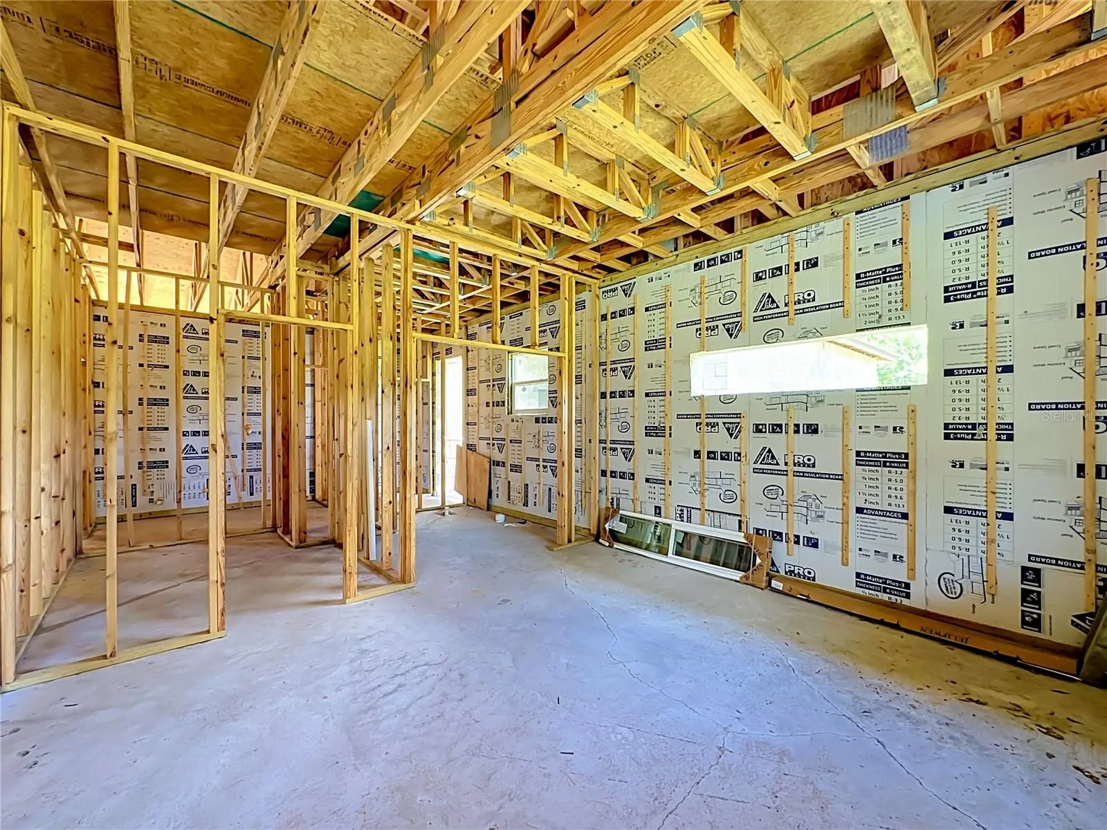 Master Bedroom/Walk-In Closet/Bathroom