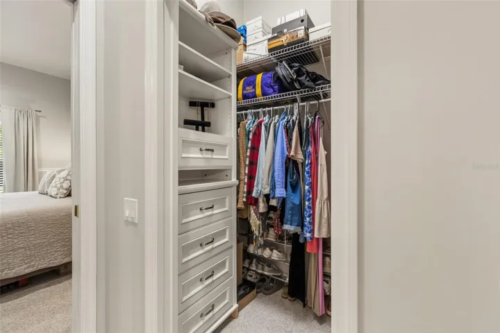 2 walkin closets