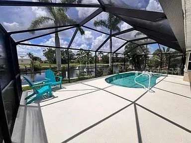 Plenty of deck space to lay out and catch some Fl sunshine