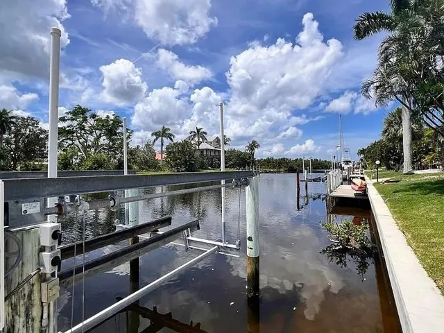 Sailboat water access. Just moments to the harbor where you can open up the engine and get to your favorite Gulf beaches in minutes
