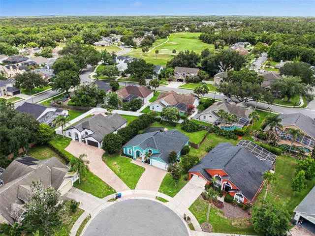 Quiet Cul-De-Sac and Nearby Golf Course