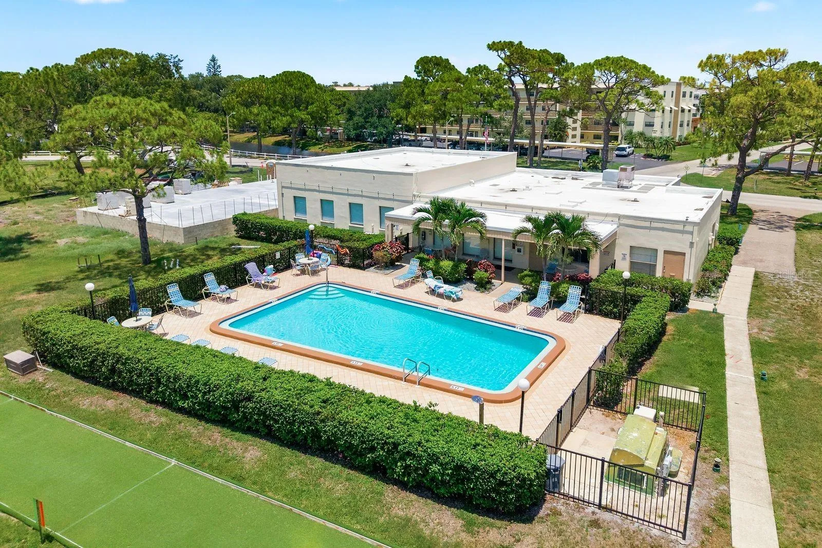 Community pool