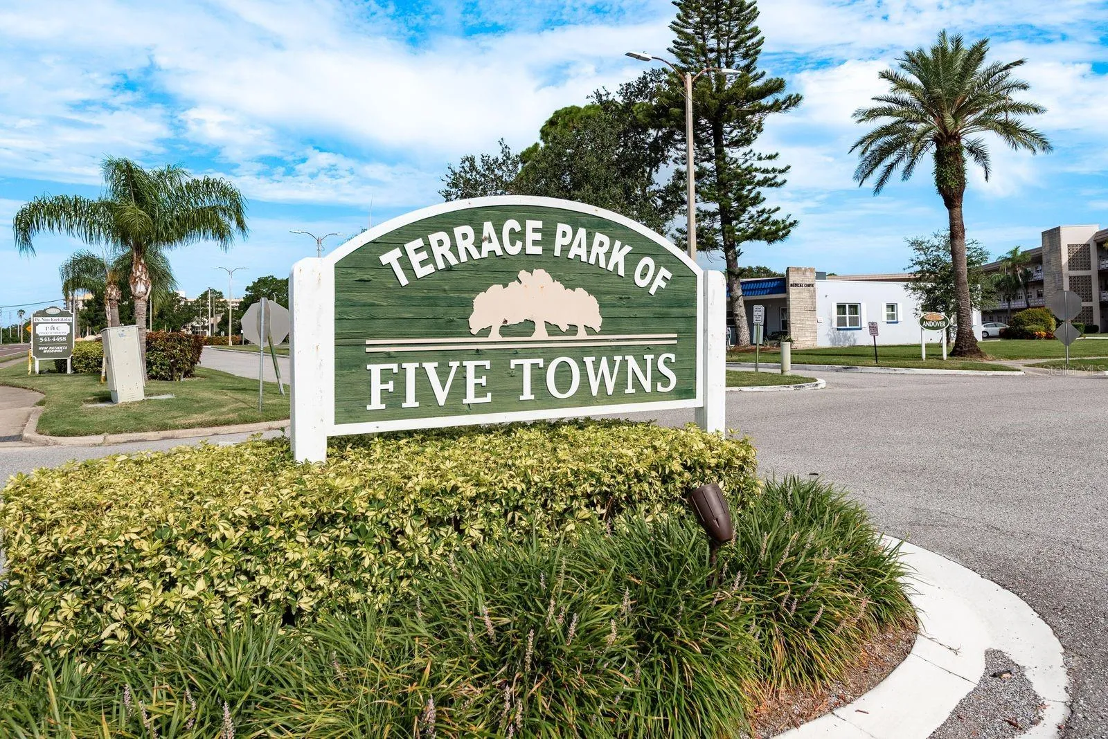 Entrance of Five Towns