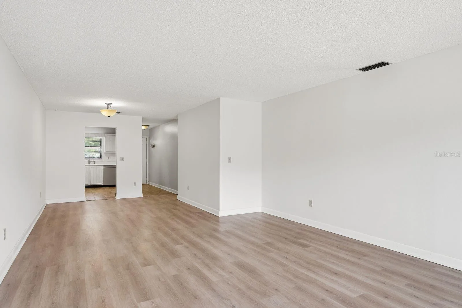 Living rm/dining room