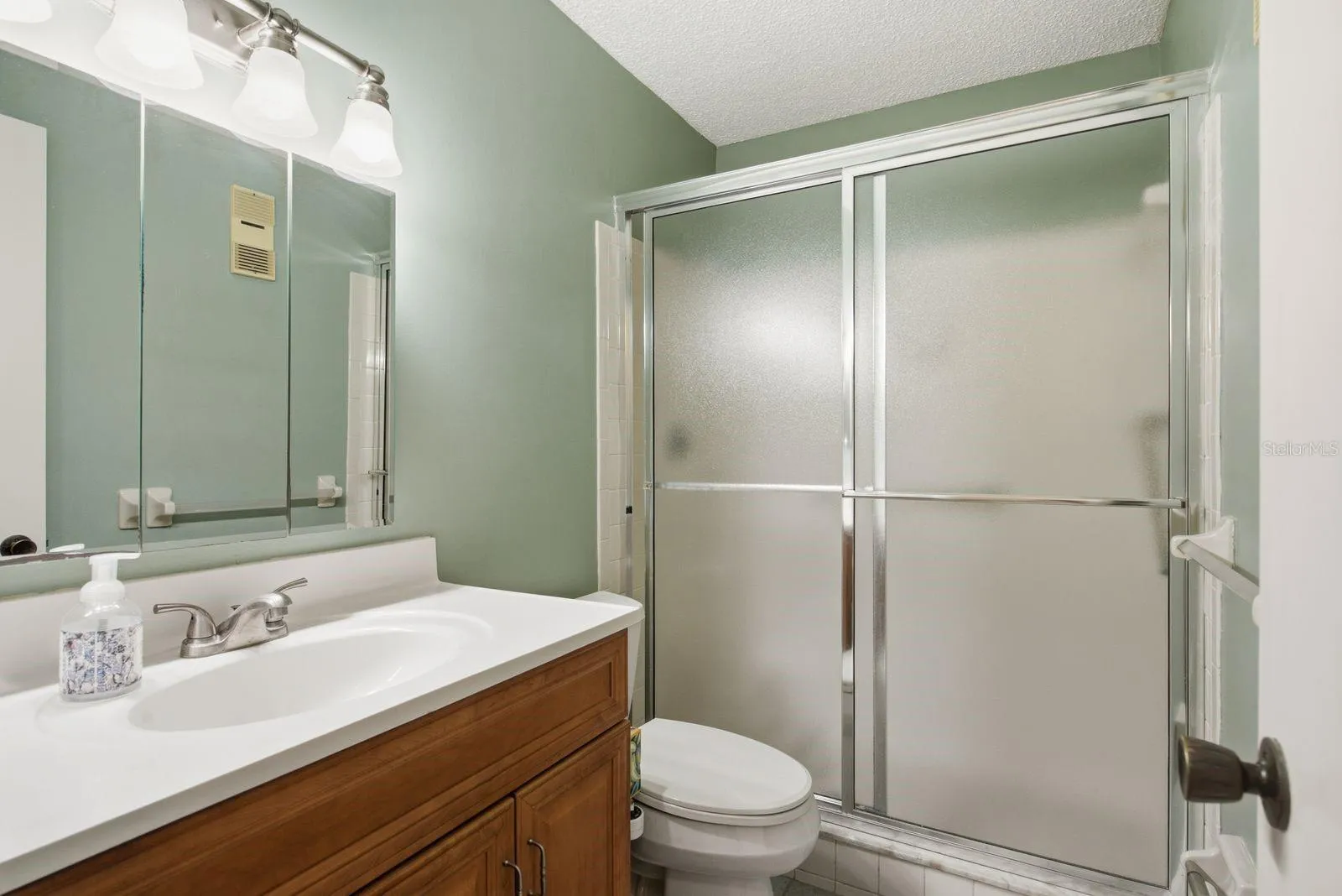 Primary ensuite bath