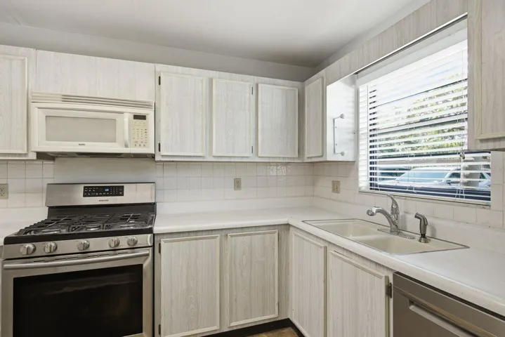 Look out to see guests arrive from kitchen