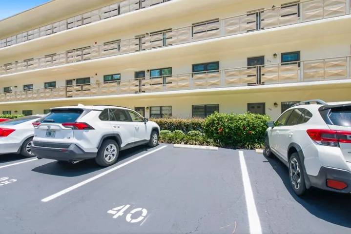 Easy access to unit and parking in front #40