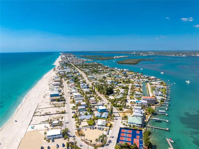 1120 and 1130 Gulf Blvd - Only minutes to Englewood Public Beach, Restaurants and Tiki Bars