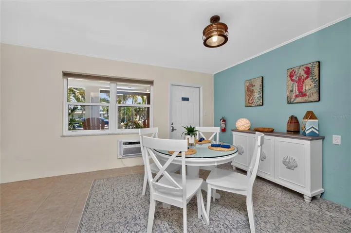 1120 Gulf Blvd - Main House - Suite 4 Dining Area