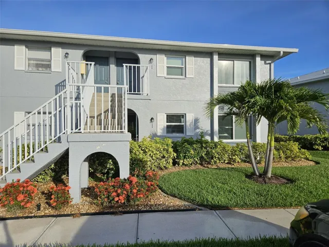 fully renovated! Pine at Deep Creek Building 5 unit A4 ground floor unit 2 bedrooms 2 bathrooms lanai with view on the lake