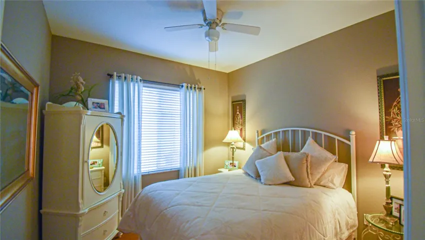 Guest bedroom