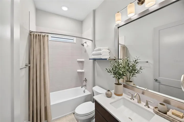 Full bath 2