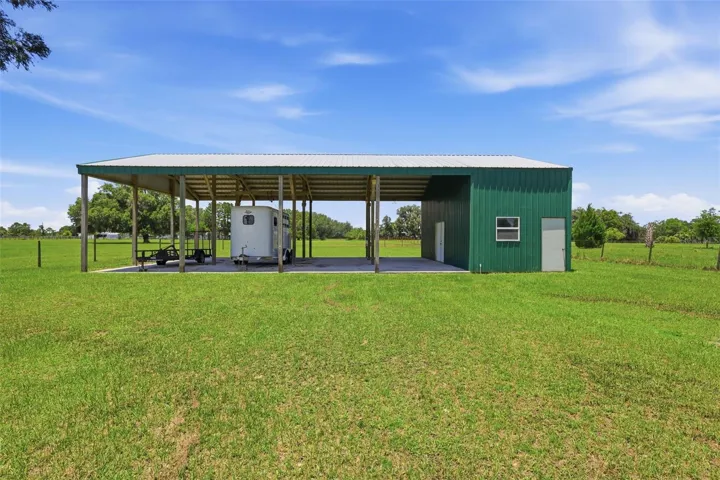 Pole barn