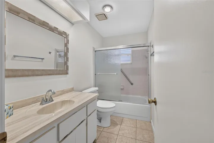 Hall Bath with Tub
