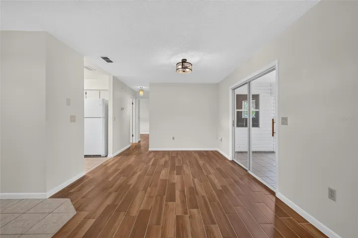 Slider in Dining Area