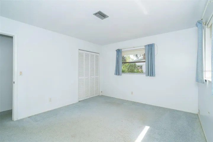 Guest bedroom